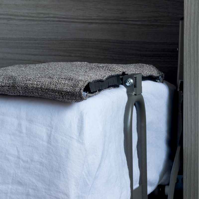 Sklápěcí čelo podélných sklápěcích postelí