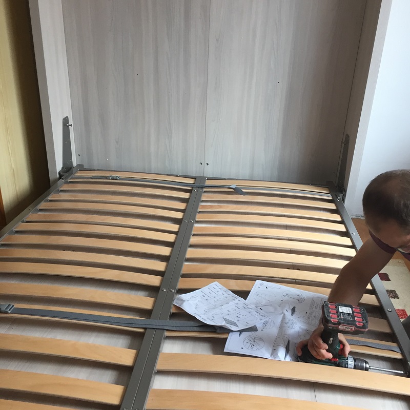 Montáž sklápěcí postele CLEVER NOBU s pohovkou u zákazníka