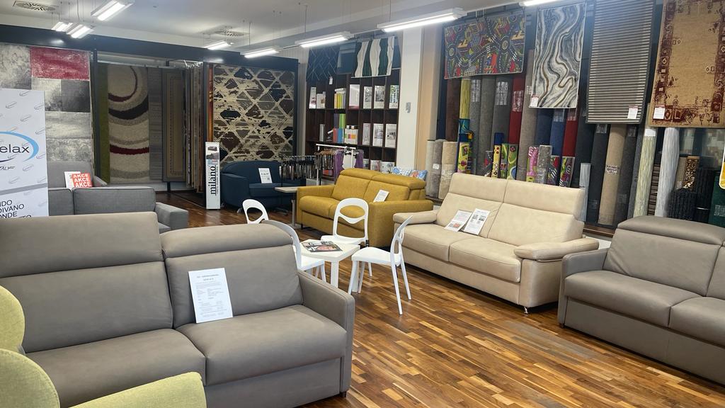 Rozkládací pohovky vystavené v Praze - Hostivaři