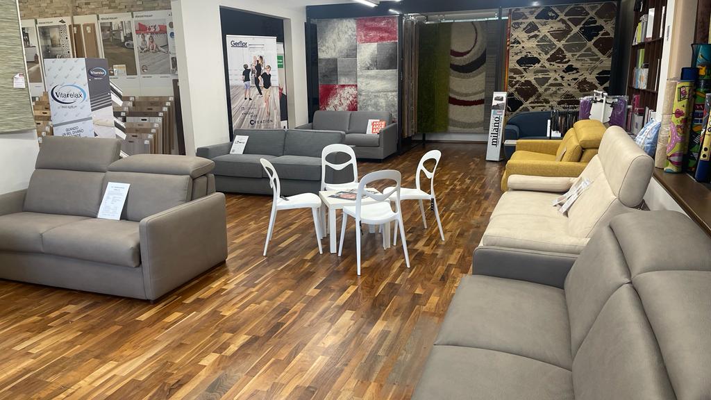 Rozkládací pohovky vystavené v Praze - Hostivaři