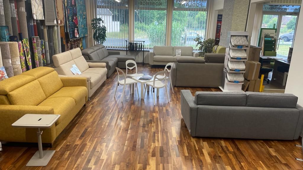 Rozkládací pohovky vystavené v Praze - Hostivaři