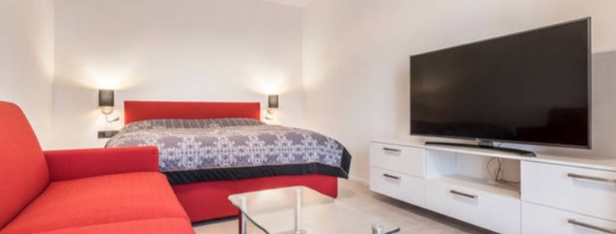 Rozkládací pohovku JAN a postel PACIFIC od italské firmy Milano Bedding najdete v luxusním bytě v centru Prahy.  Navrhli jsme interiér a dodali kuchyni, nábytek, vestavěné skříně, kuchyni a spotřebiče. 